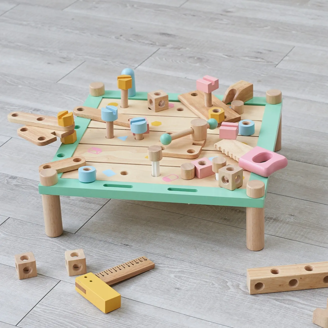 3歳ランキング1位3歳の子どもが夢中で作って遊ぶ大工さん遊びの木のおもちゃカーペンターテーブルソフトカラー