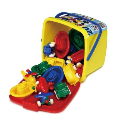 赤ちゃんのプラスチックの車おもちゃならスウェーデン生まれの